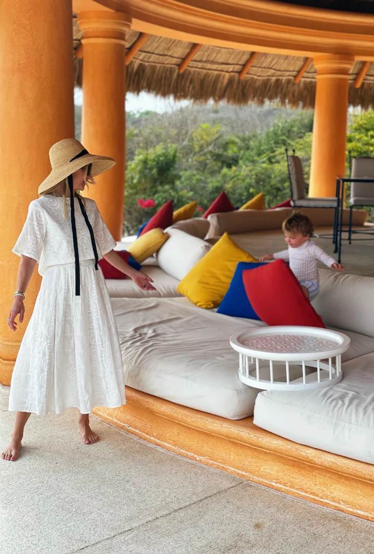 BURU White Label Boxy Mom Crop - White Embroidery Clothing 5 BURU White Label Boxy Mom Crop - White Embroidery Clothing