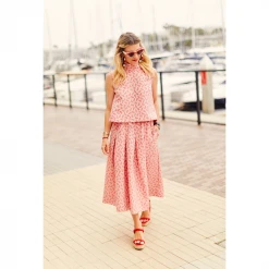 BURU White Label Cropped Sleeveless Mod Top - Red Paisley