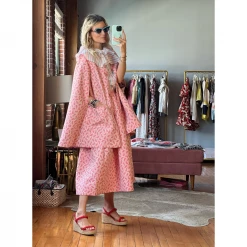 BURU White Label Mama Cape - Red Paisley 27 BURU White Label Mama Cape - Red Paisley