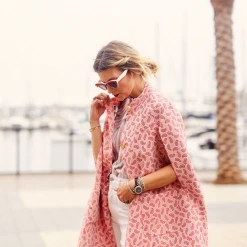 BURU White Label Mama Cape - Red Paisley 18 BURU White Label Mama Cape - Red Paisley