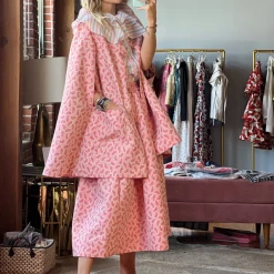 BURU White Label Mama Cape - Red Paisley 21 BURU White Label Mama Cape - Red Paisley