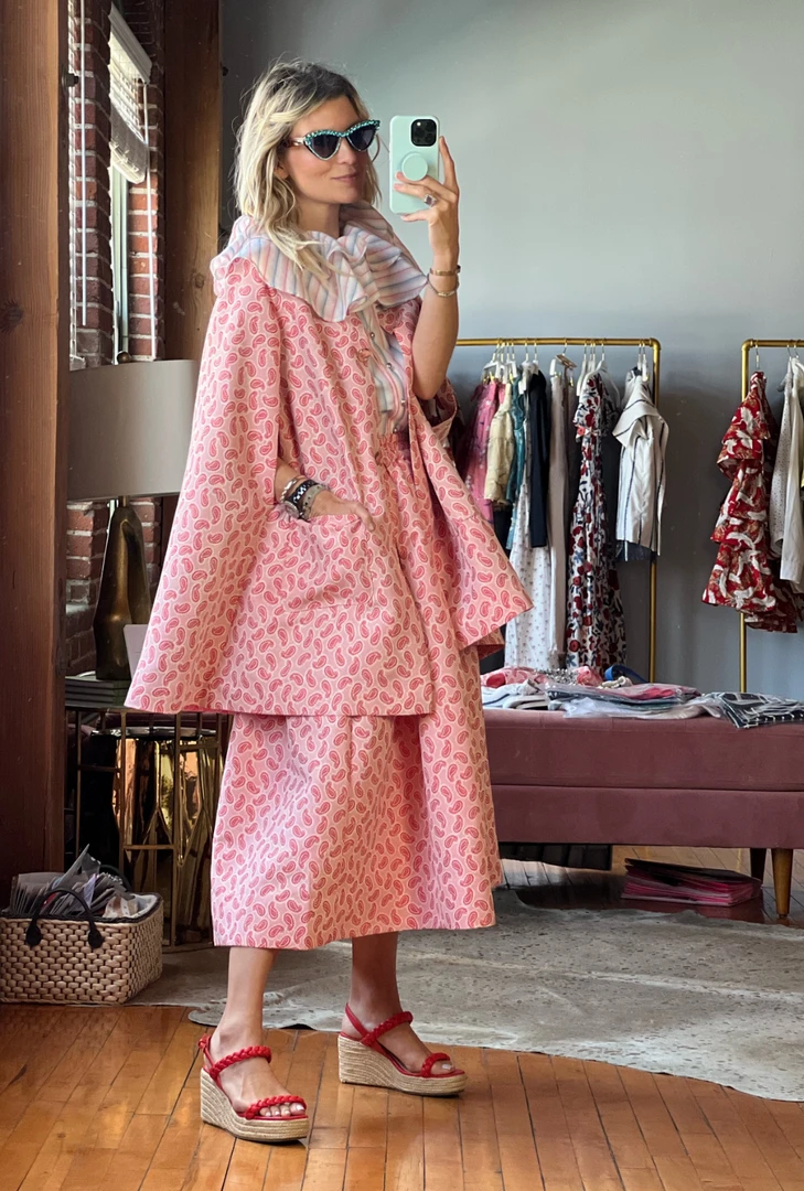 BURU White Label Mama Cape - Red Paisley 8 BURU White Label Mama Cape - Red Paisley