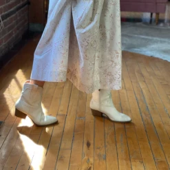 Buru Accessories The Perfect Boot - Distressed White